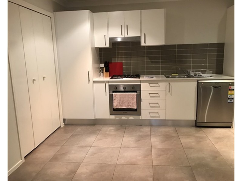 Grannyflat/3A Dewpoint Road, Spring Farm NSW 2570