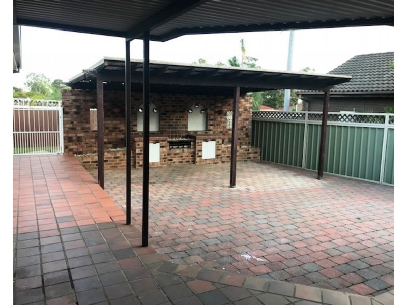 12 Kemerton Street, St Clair NSW 2759