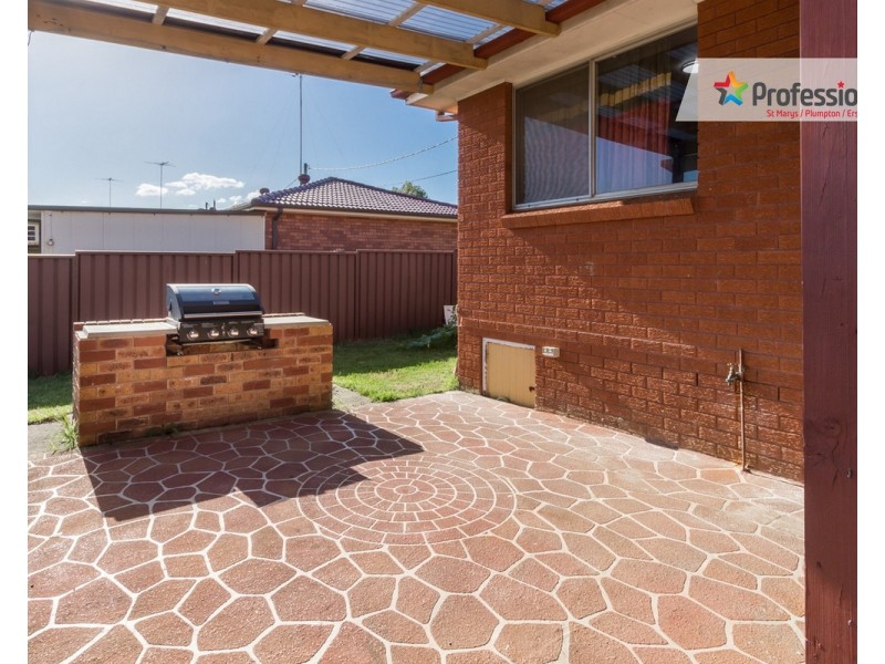 4 Gilbert Street, Colyton NSW 2760