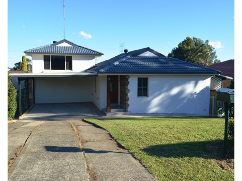 18 Strauss Road, St Clair NSW 2759