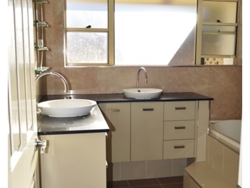 18 Strauss Road, St Clair NSW 2759