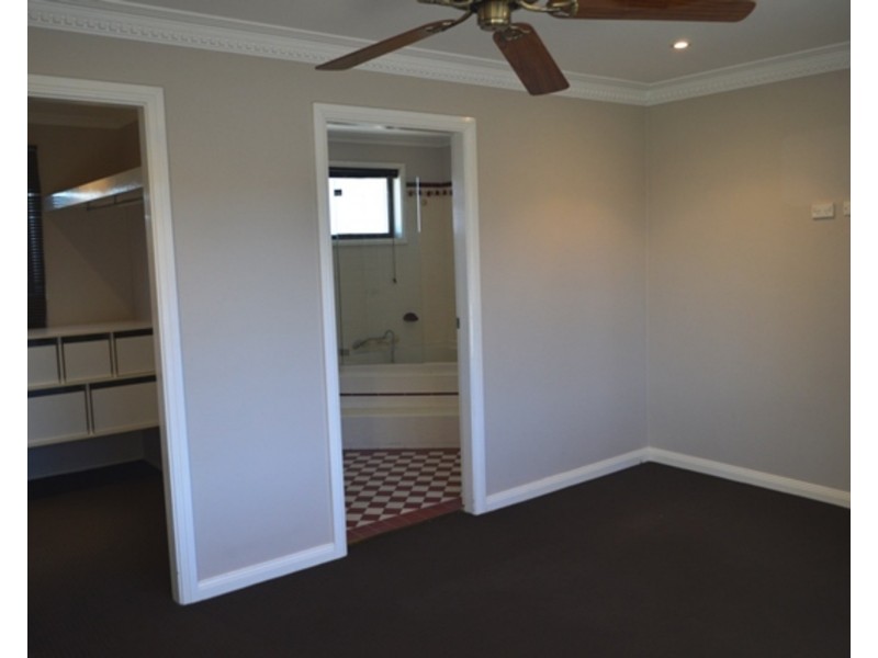 18 Strauss Road, St Clair NSW 2759