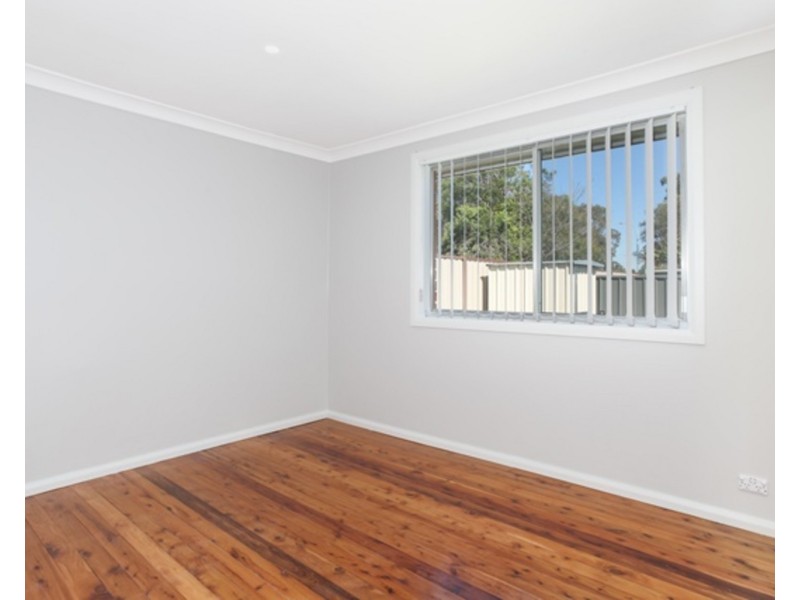 1 Edmund Blackett Close, St Clair NSW 2759