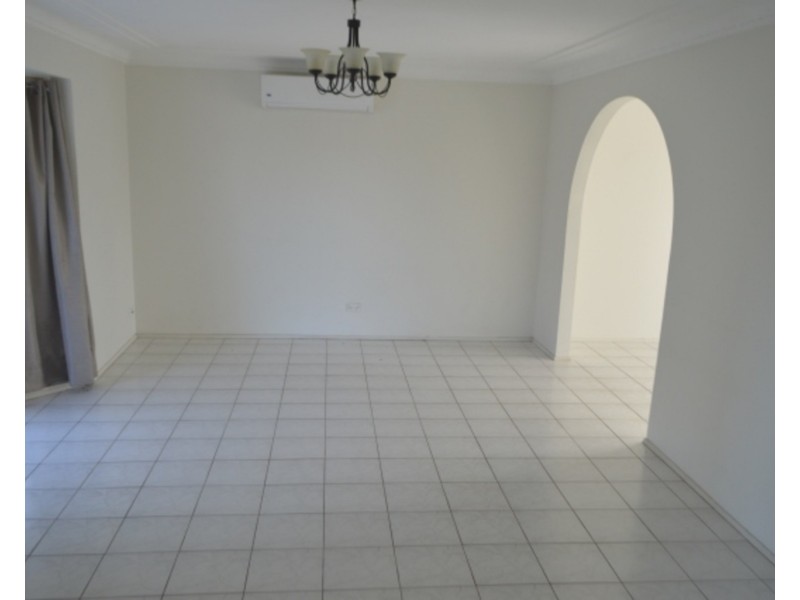 16 Munmora Place, Oxley Park NSW 2760