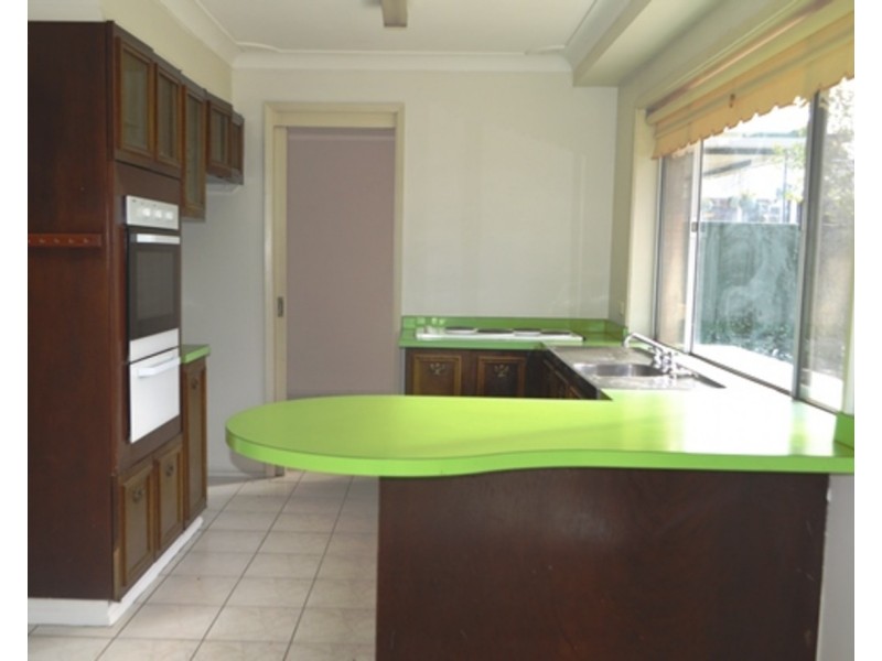 16 Munmora Place, Oxley Park NSW 2760