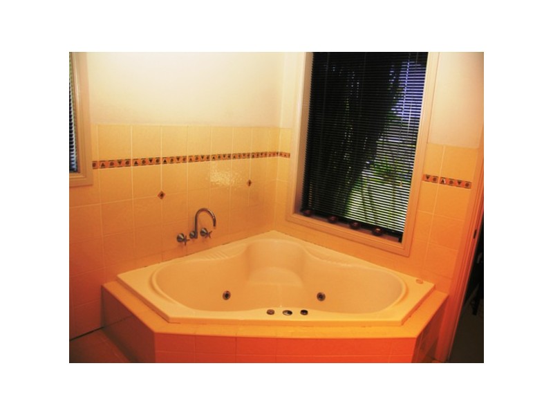 7 Bluehaven Drive, Old Bar NSW 2430