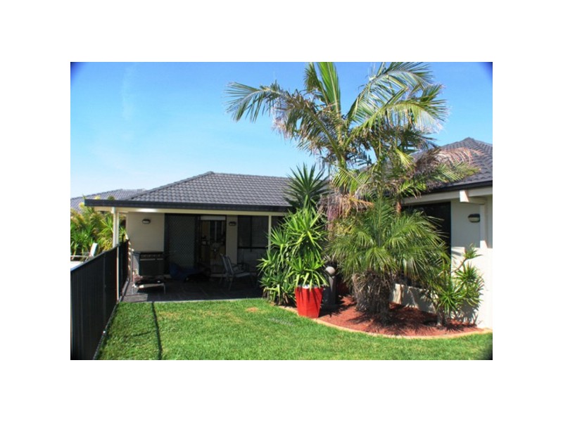 7 Bluehaven Drive, Old Bar NSW 2430