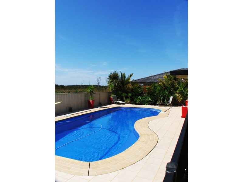 7 Bluehaven Drive, Old Bar NSW 2430