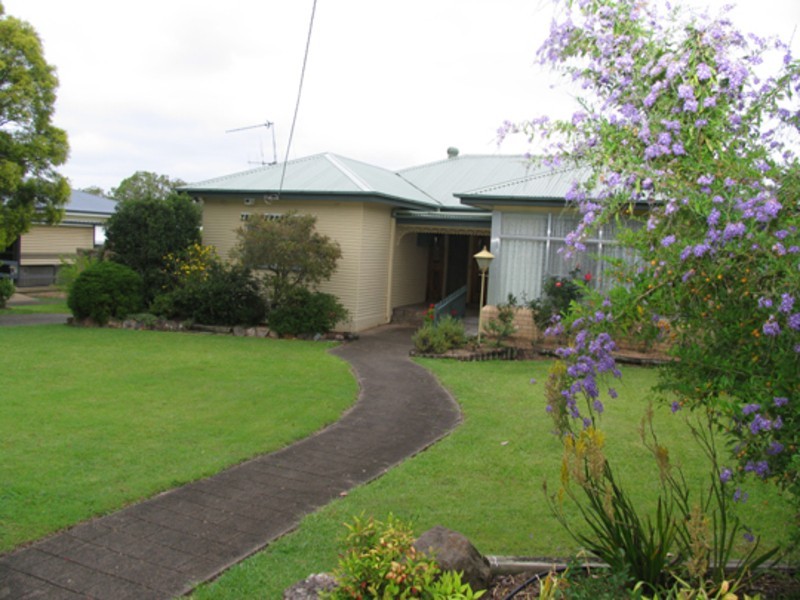 12 Maiden Avenue, Taree NSW 2430