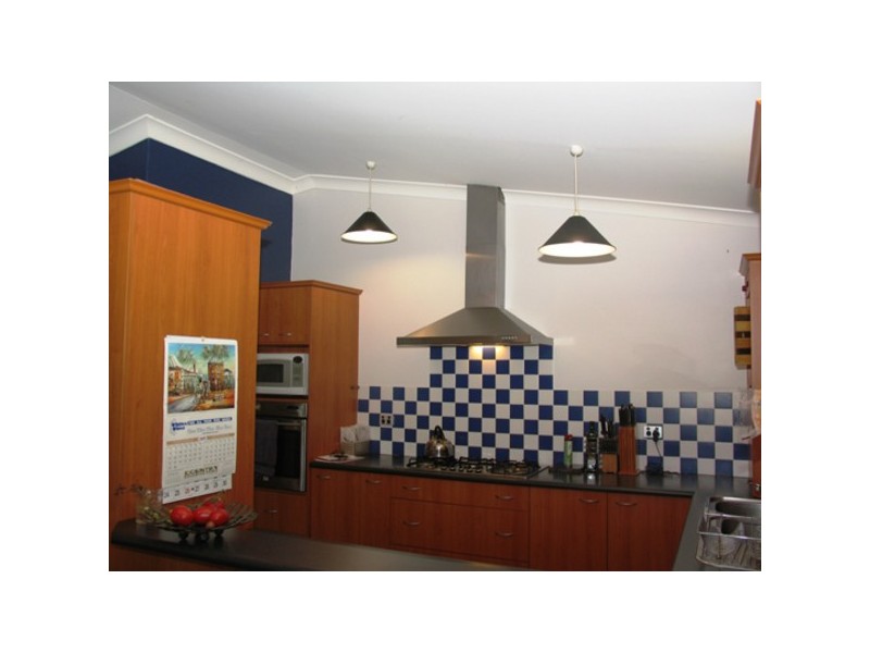 10 Clerk Street, Old Bar NSW 2430