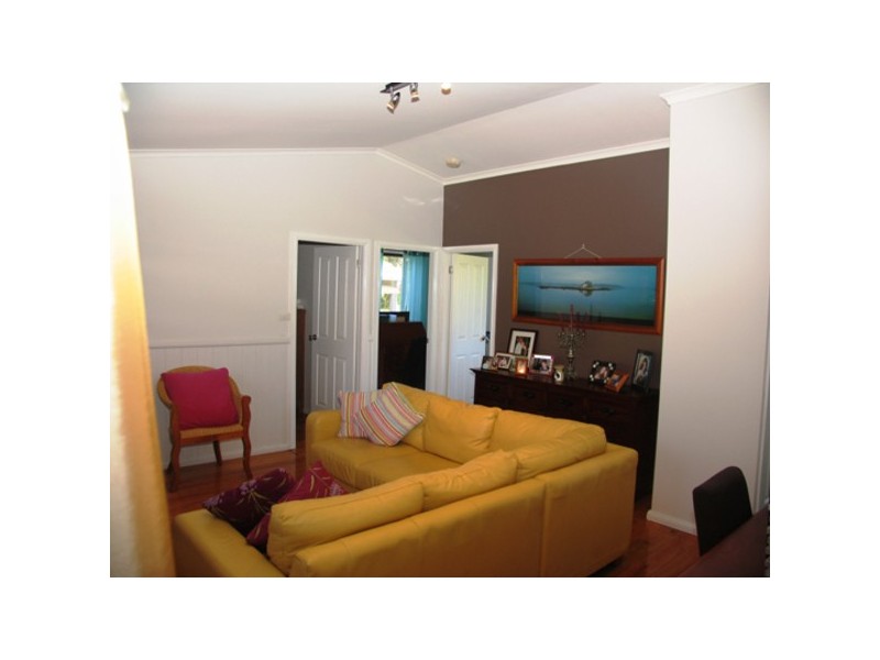 10 Clerk Street, Old Bar NSW 2430