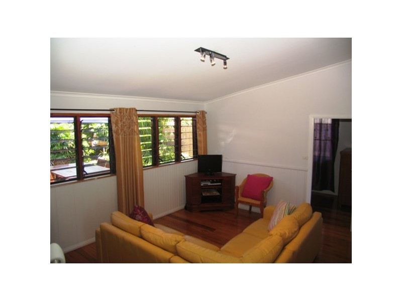 10 Clerk Street, Old Bar NSW 2430