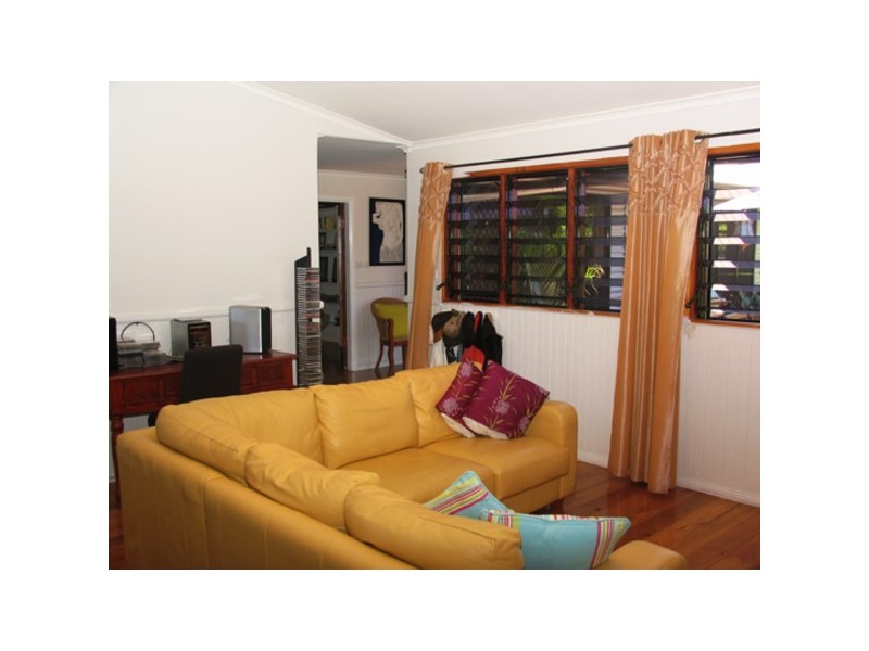 10 Clerk Street, Old Bar NSW 2430