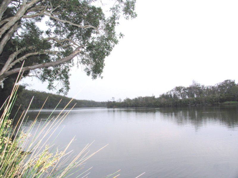 555 Follies Road, Old Bar NSW 2430