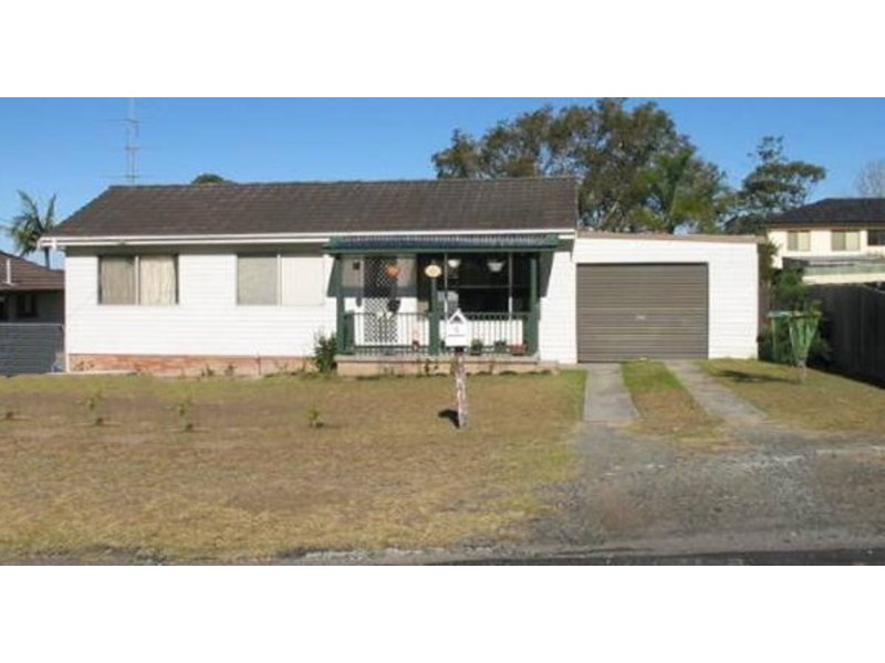 8 Sylvia Avenue, Gorokan NSW 2263