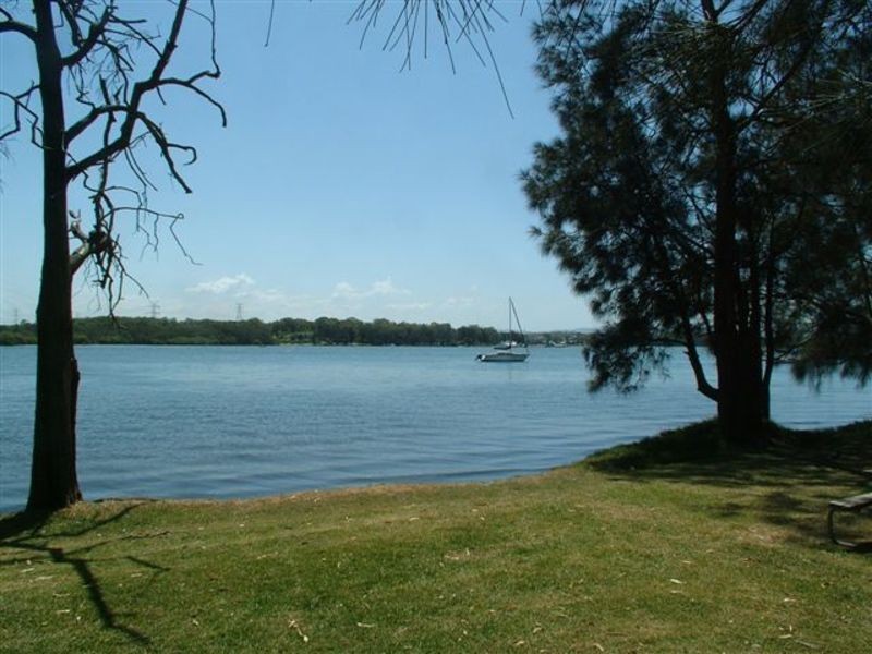 Mannering Park NSW 2259