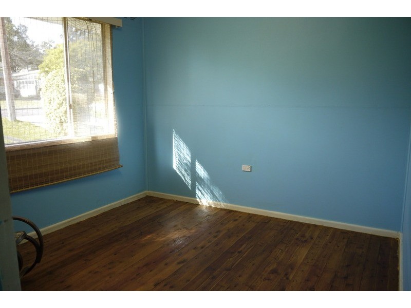 4 Banksia Street, Canton Beach NSW 2263