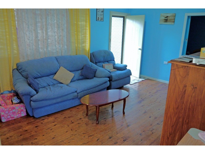 4 Banksia Street, Canton Beach NSW 2263