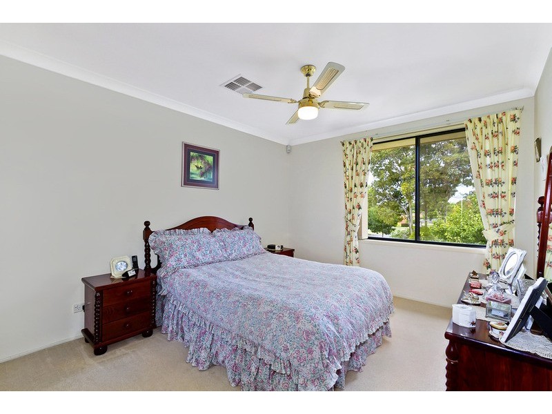 8 Surrey Close, Kanwal NSW 2259
