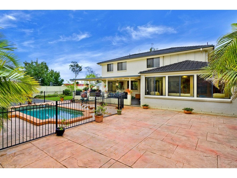 8 Surrey Close, Kanwal NSW 2259