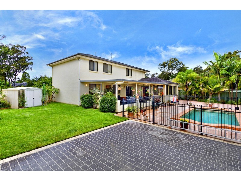 8 Surrey Close, Kanwal NSW 2259