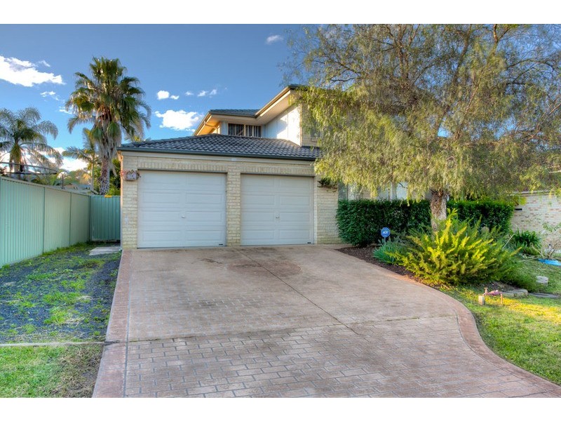 100 Pinehurst Way, Blue Haven NSW 2262