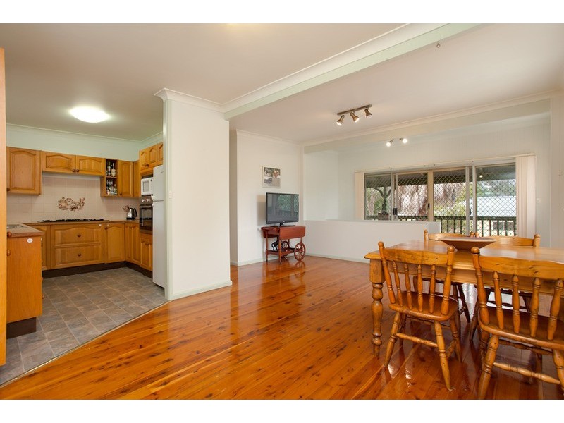 4 Colleen Street, Berkeley Vale NSW 2261