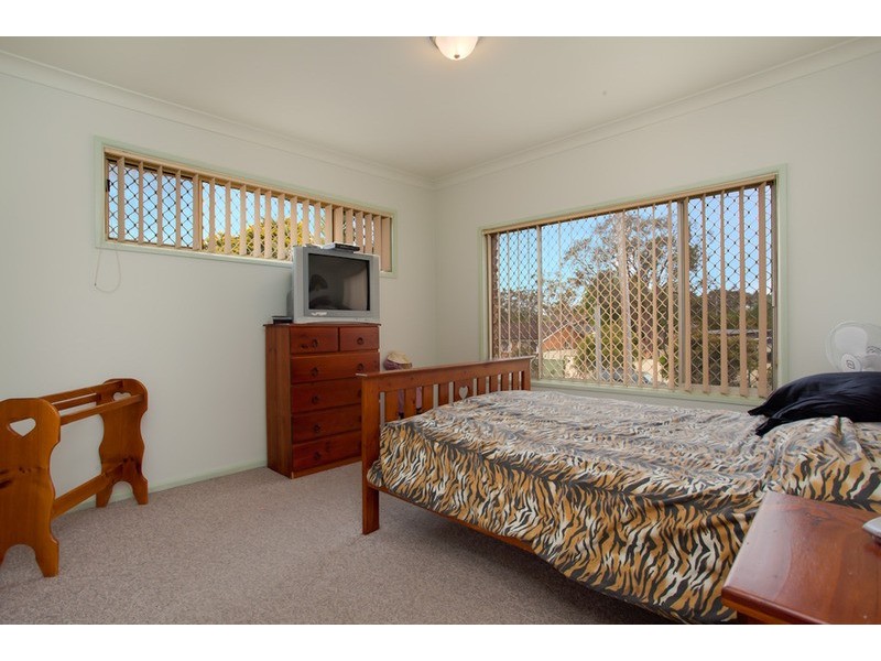 4 Colleen Street, Berkeley Vale NSW 2261