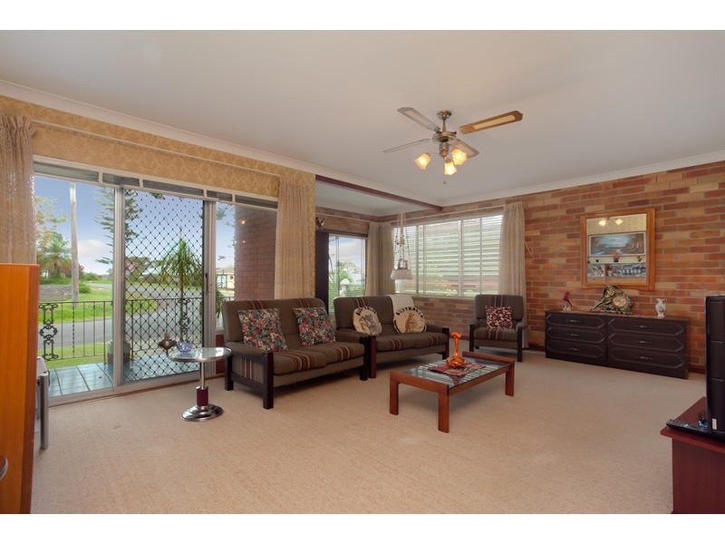 51  Kailua Avenue, Budgewoi NSW 2262