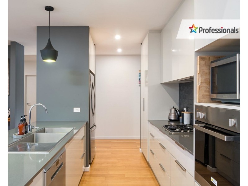 13 Cootamundra Boulevard, Gobbagombalin NSW 2650
