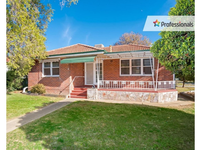 8 Tarakan Avenue, Ashmont NSW 2650