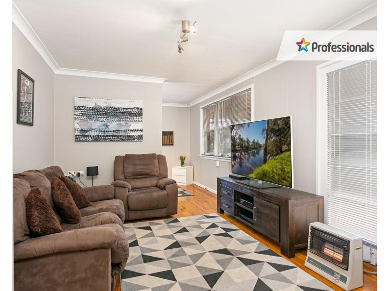 8 Tarakan Avenue, Ashmont NSW 2650