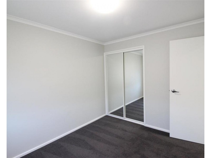 11 Gregory Crescent, Lake Albert NSW 2650