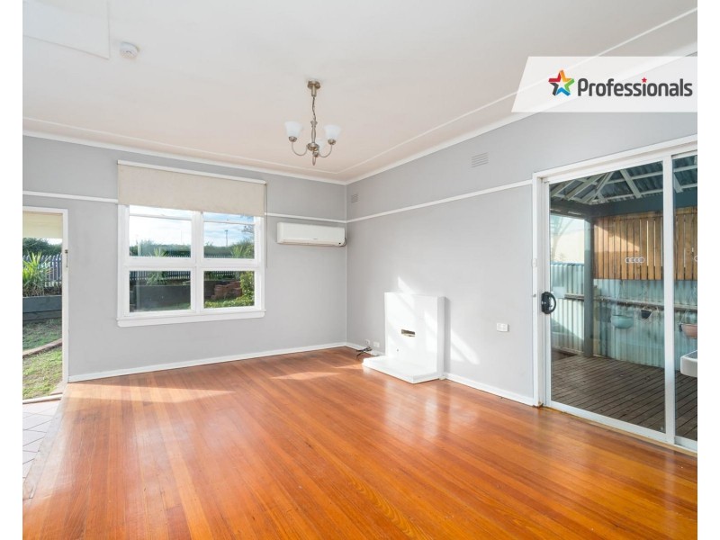 26 Monash Street, Mount Austin NSW 2650