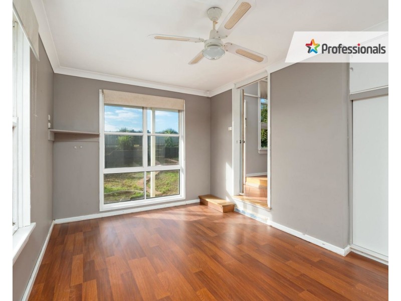 26 Monash Street, Mount Austin NSW 2650