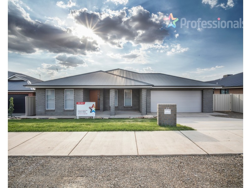 42 Paradise Drive, Gobbagombalin NSW 2650