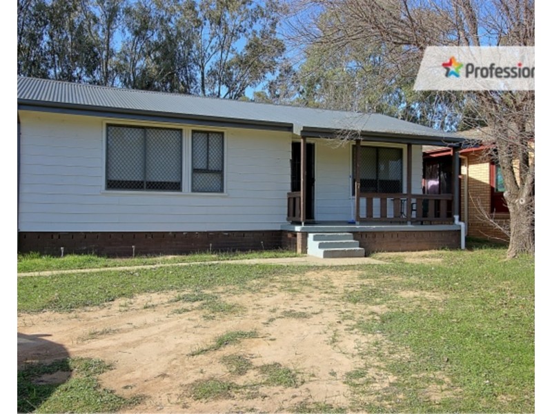 7 Warren Place, Mount Austin NSW 2650