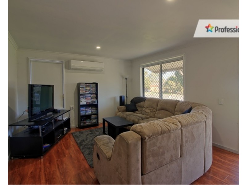 7 Warren Place, Mount Austin NSW 2650