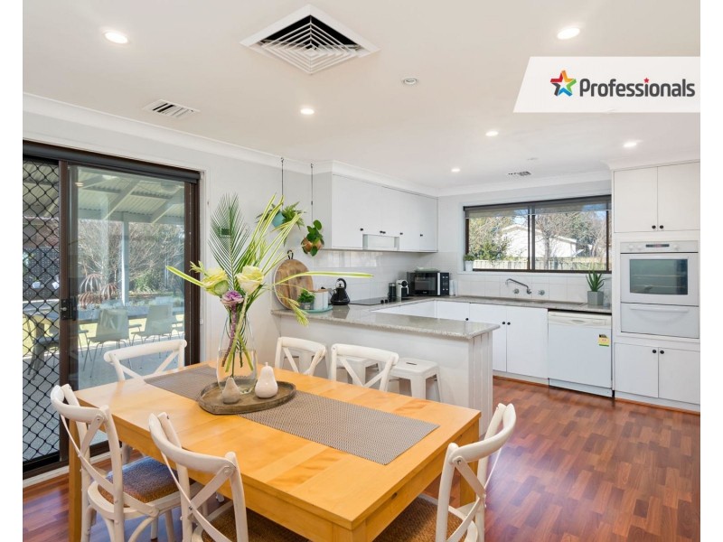 4 Stratford Avenue, Lake Albert NSW 2650