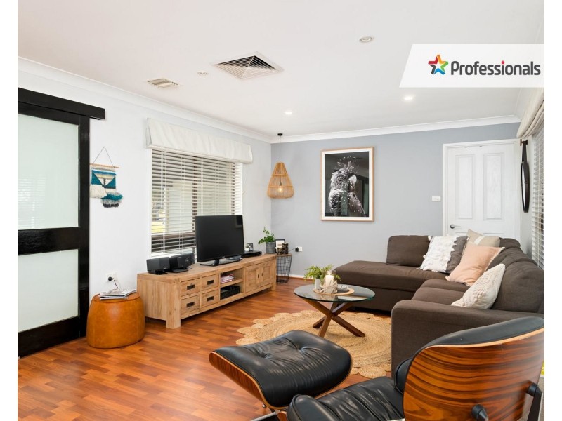 4 Stratford Avenue, Lake Albert NSW 2650