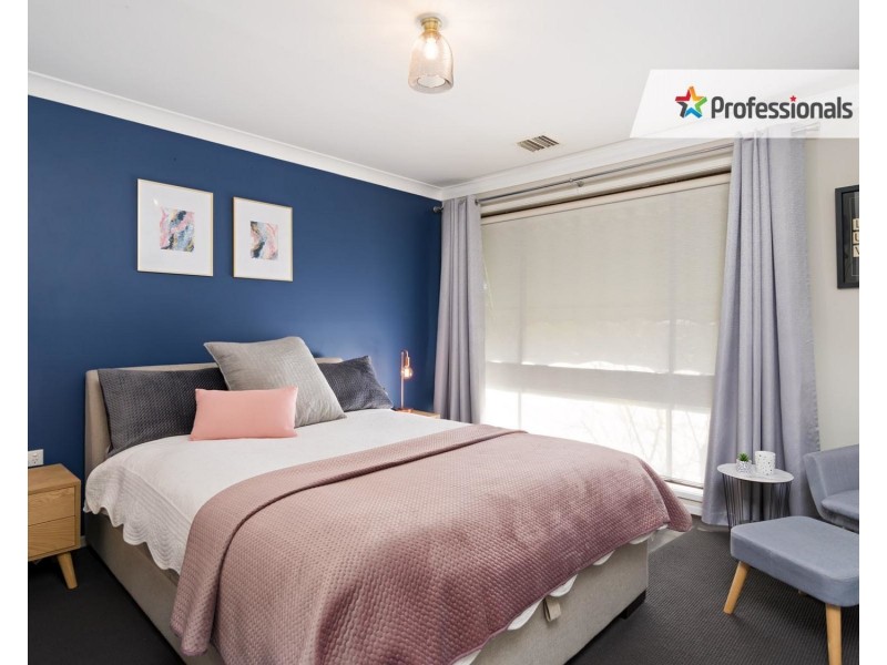 4 Stratford Avenue, Lake Albert NSW 2650