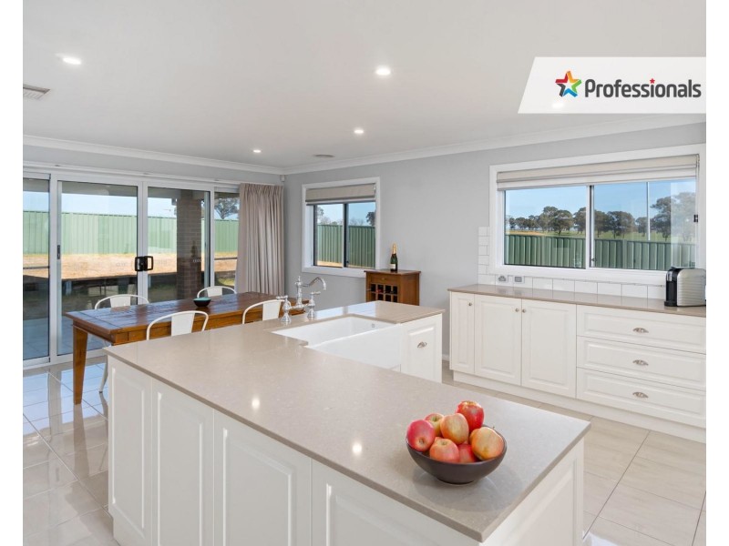 2 Wollemi Street, Forest Hill NSW 2651