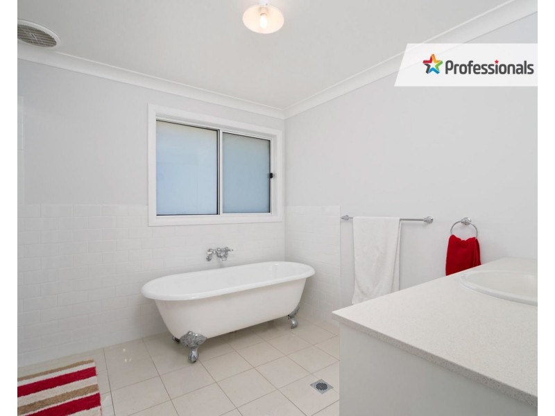 2 Wollemi Street, Forest Hill NSW 2651