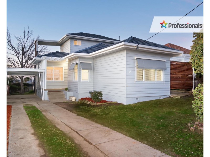 11 Fernleigh Road, Turvey Park NSW 2650