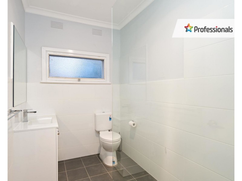 11 Fernleigh Road, Turvey Park NSW 2650