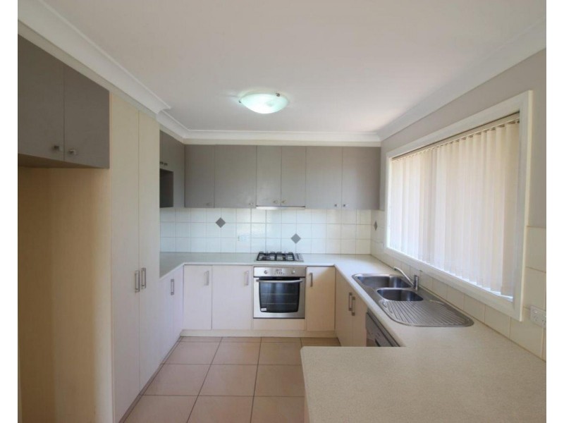 4 Kolor Place, Bourkelands NSW 2650