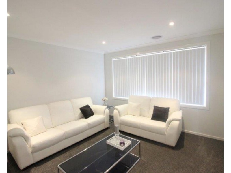 16 Watson Boulevard, Lloyd NSW 2650