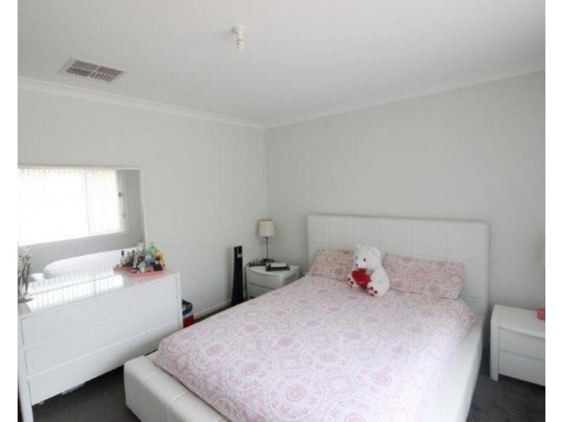 16 Watson Boulevard, Lloyd NSW 2650