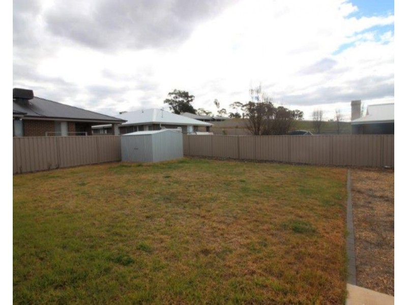 16 Watson Boulevard, Lloyd NSW 2650
