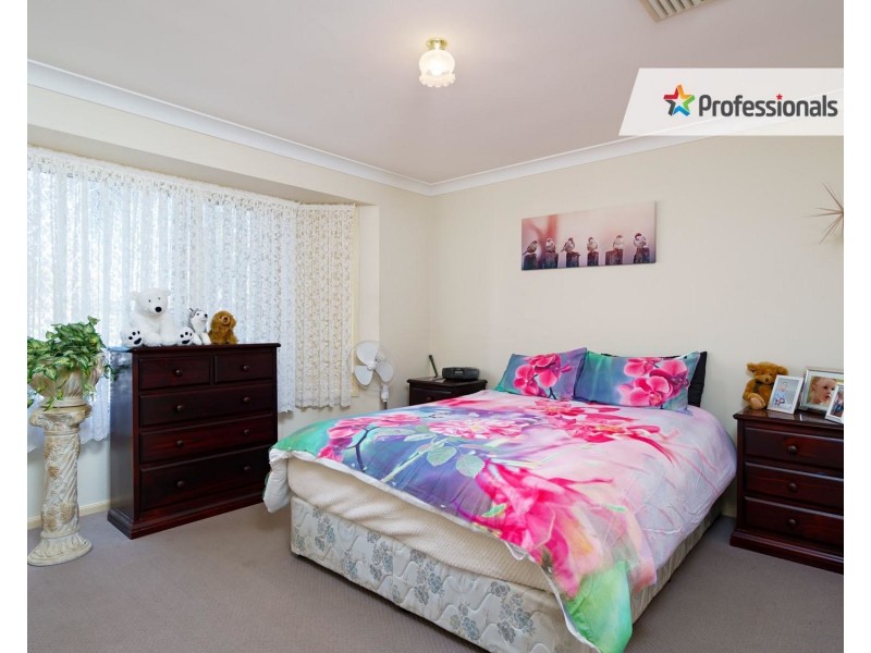 18 Kimba Avenue, Glenfield Park NSW 2650
